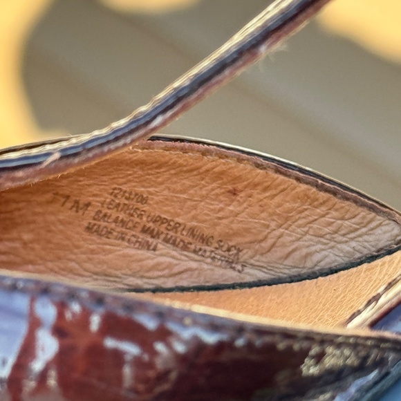 Sofft Carlina Patent Leather T-Strap Peep Toe Pumps Heels Burgundy Size 11M - Picture 7 of 9